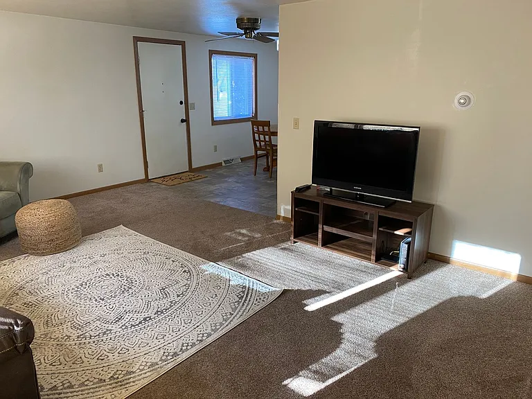 307 S Vine Ave — Photo 48