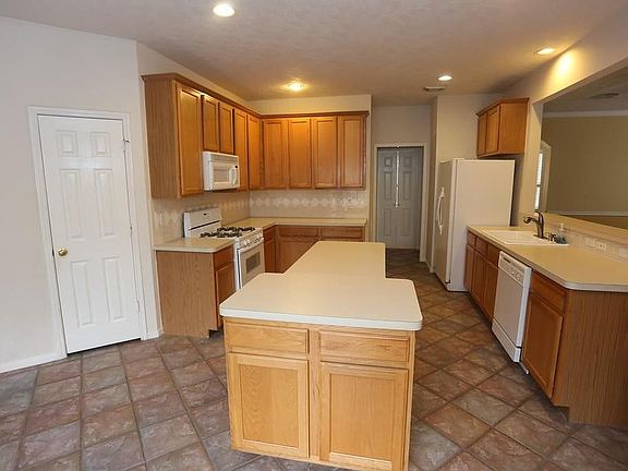 4th image of 5110 Playa Dr