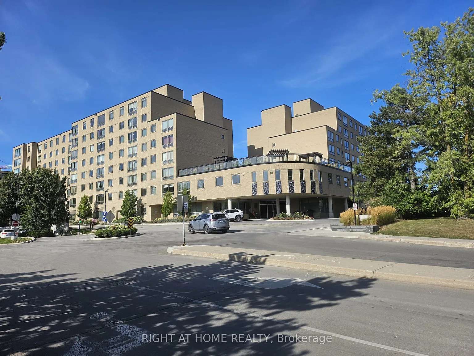 2 bed, $2,150 — Photo 2