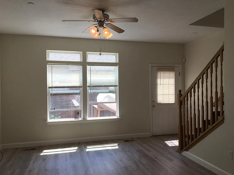 125 Bixby St #B — Photo 11