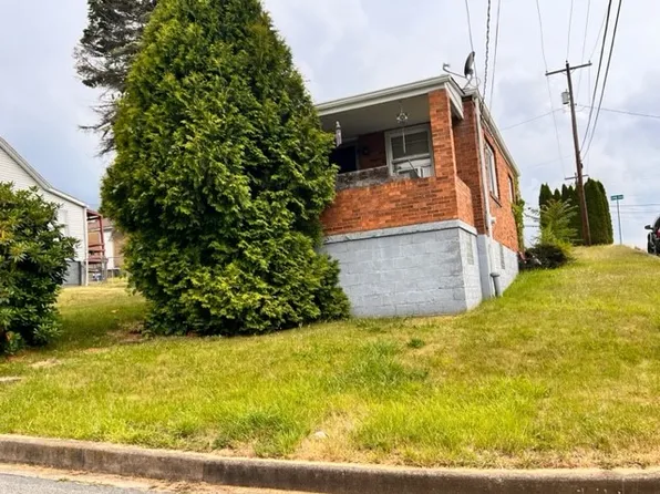 901 Alexander Ave, Monessen, PA 15062