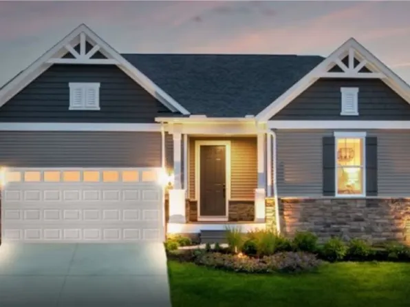 3991 Crestview Dr, Uniontown, OH 44685