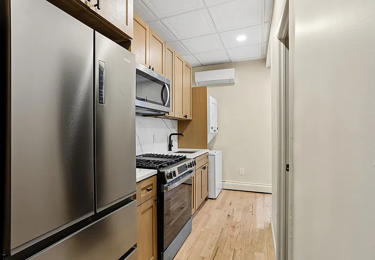 315 Leonard St #1B — Photo 3
