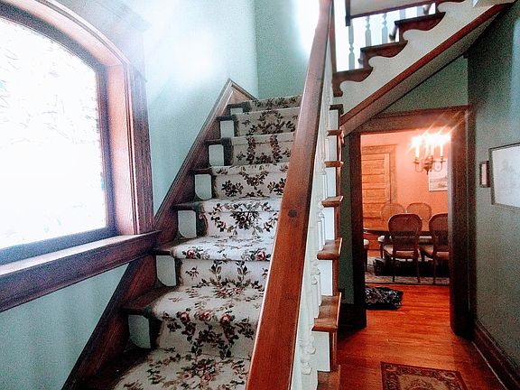 5th image of 719 E Loomis St #A