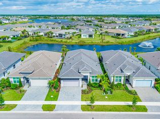 10025 Driftwood Way, Palm Beach Gardens, FL 33412