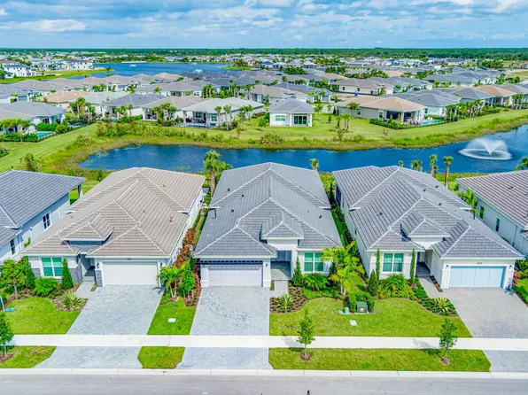 10025 Driftwood Way, Palm Beach Gardens, FL 33412