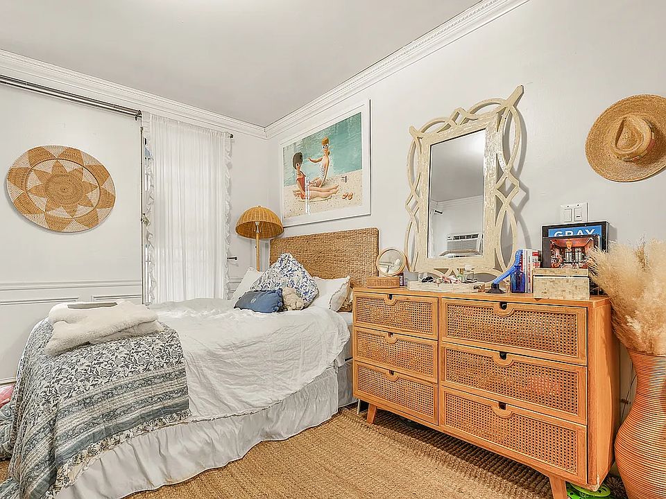 1st image of 425 W 24th St #F4