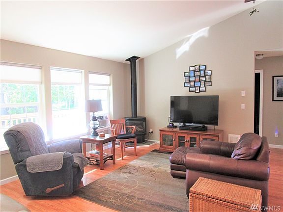2nd image of 512 Chickamin Ct SE