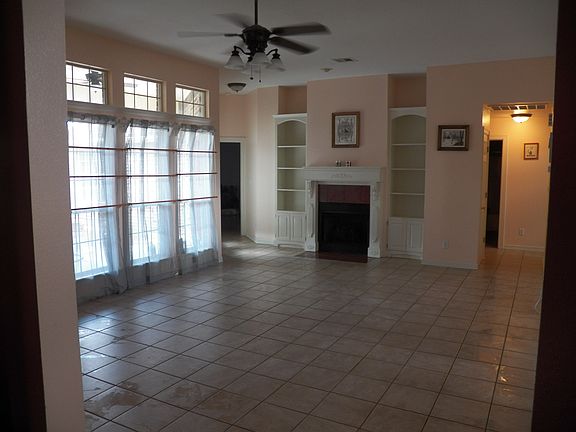 Livining room approx 21X15