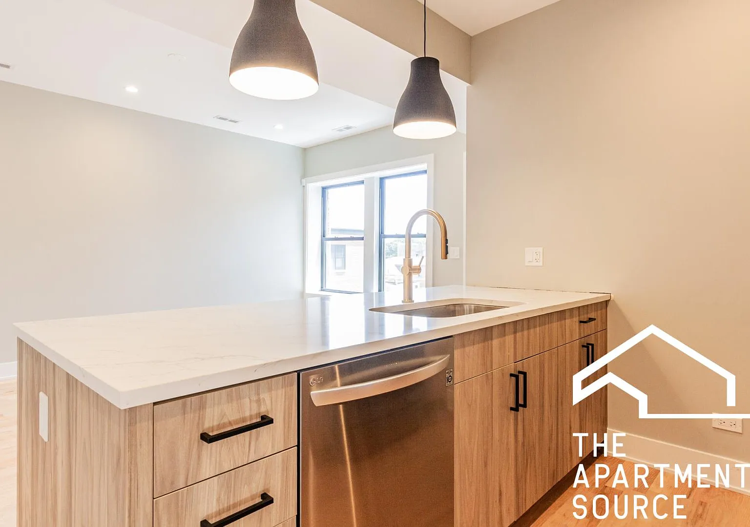 2 bed, 1000 sqft, $2,795 — Photo 2