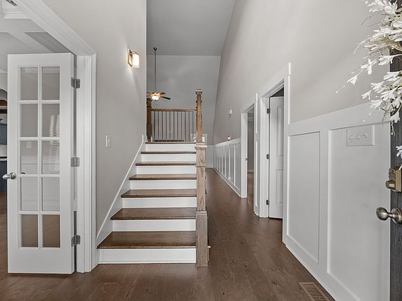 5th image of 1021 Chagford Dr