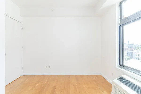 Rented by MySpaceNYC | media 17