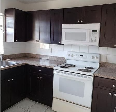 3rd image of 10985 Royal Palm Blvd #10