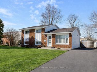 18 Bakers Ln, Loyalist, ON K7N 1M1