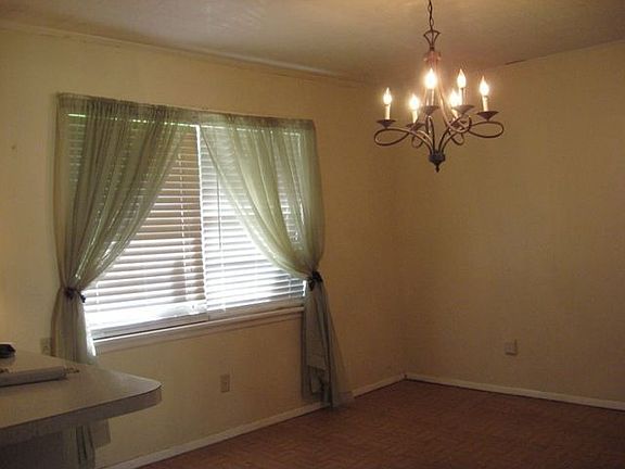 3rd image of 2730 Marydale Dr