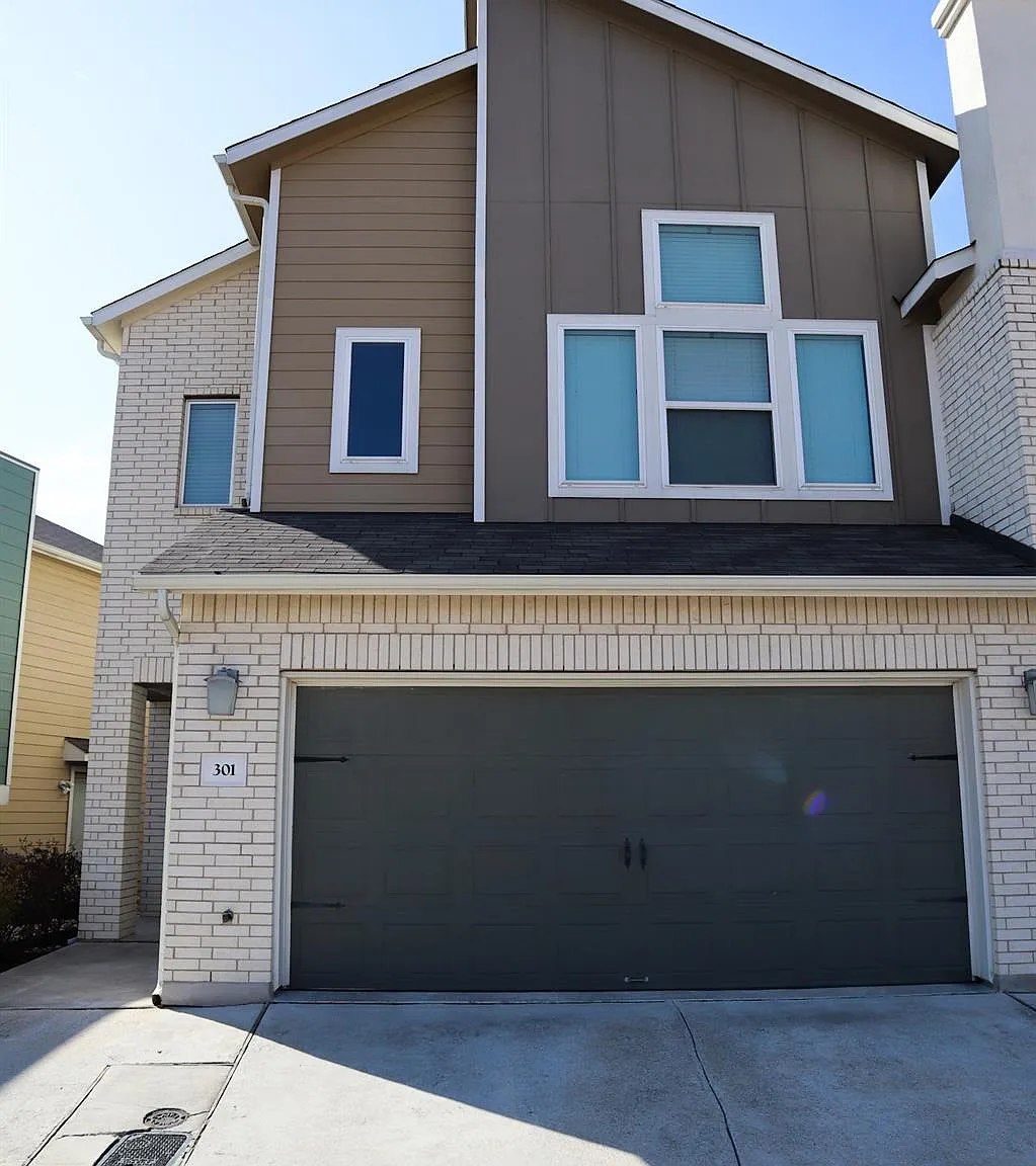 3 bed, 2.5 bath, 1834 sqft, $2,600 — Photo 1