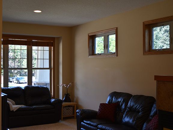 5th image of 885 Montana Ave W