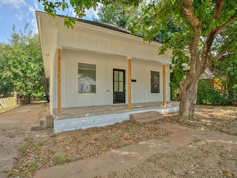 1814 N Jordan Ave — Photo 4