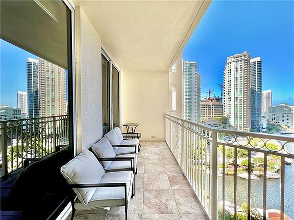 2nd image of 511 SE 5th Ave APT 1619