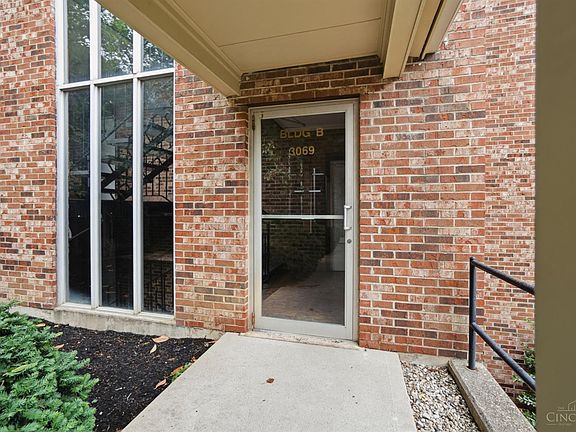 5th image of 3069 Alpine Ter APT 11B