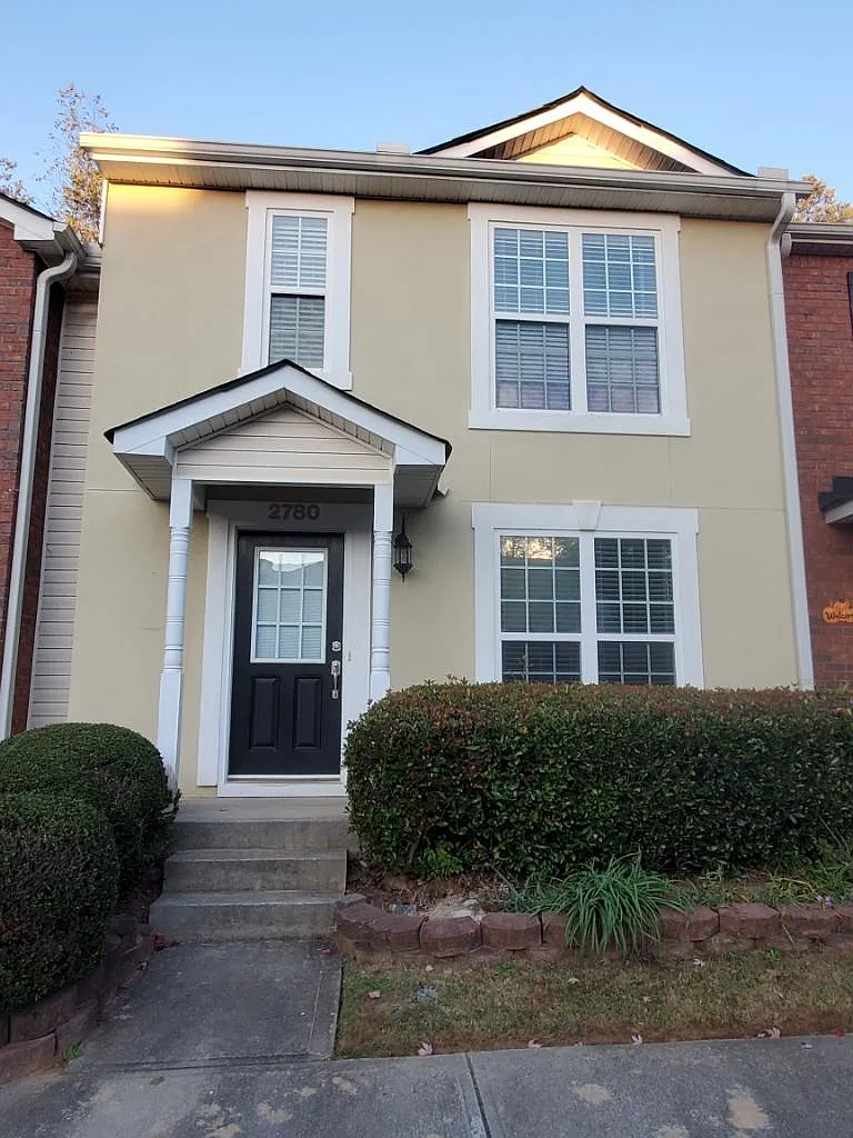 3 bed, 2.5 bath, 1400 sqft, $1,900 — Photo 1