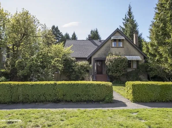 6857 Laburnum St, Vancouver, BC V6P 5M8