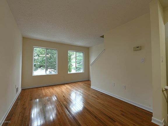 3rd image of 50 Emily Ln