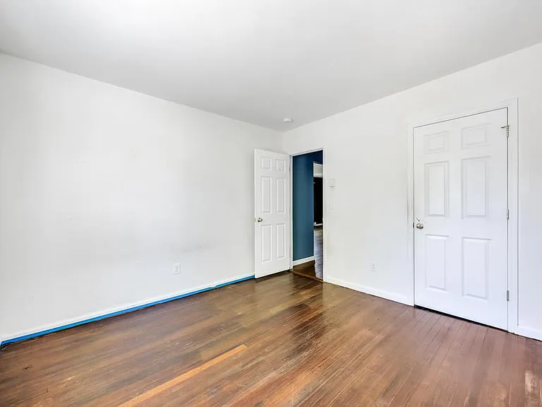 82 Columbia St — Photo 17