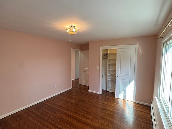 5th image of 35 Jacqueline Rd APT C