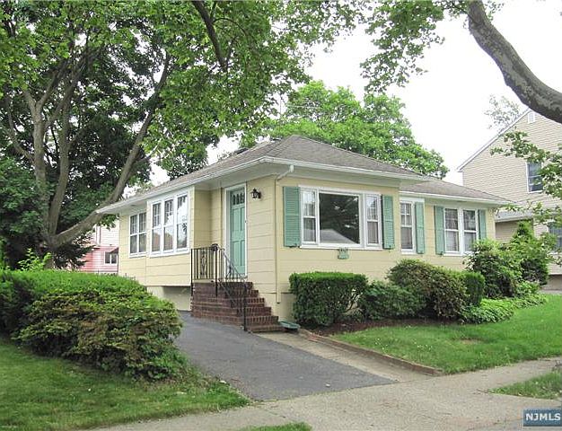 1st image of 24 Albert Ave #1X