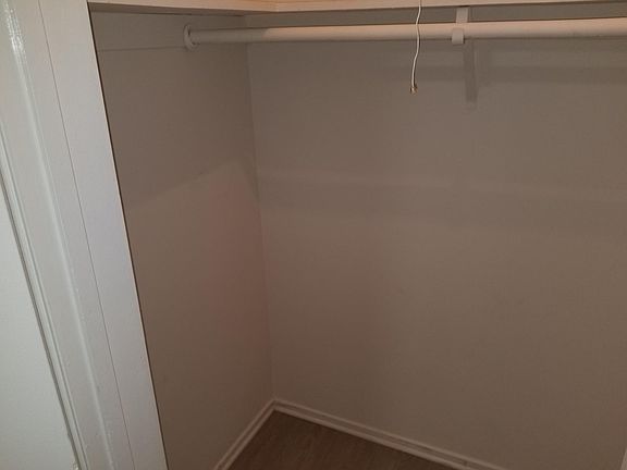 3rd image of 5130 White Oak Ave #322