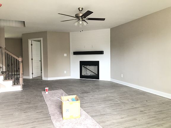 2nd image of 186 Glenstone Lot 186