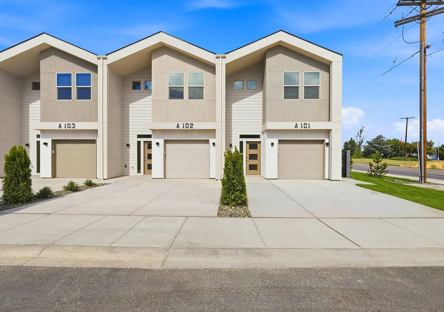 Townhomes at Riverhawk — Photo 3