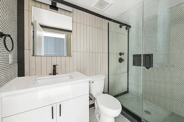 Rented by SERHANT. | media 8