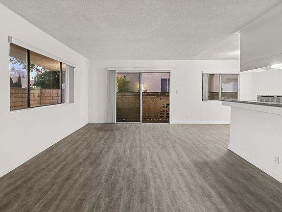 3rd image of 1528 S Bundy Dr APT 1
