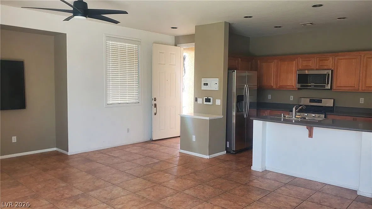 3 bed, 2.0 bath, 1536 sqft, $2,500 — Photo 3
