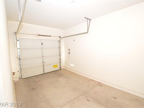 2nd image of 7692 Hampton Cove Ln