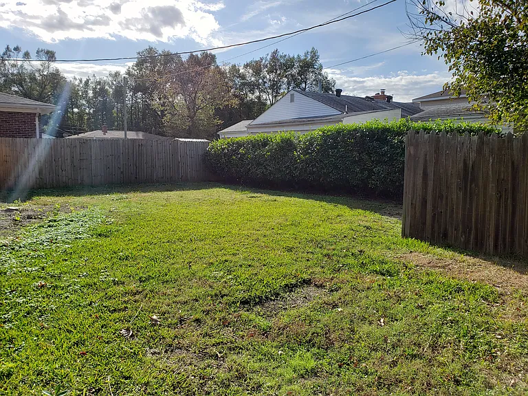 8705 Granby St — Photo 30