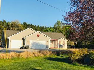 2163 Windsor Ln, Manistee, MI 49660