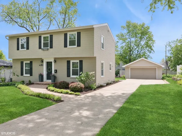 1702 Madsen Ct, Wheaton, IL 60187