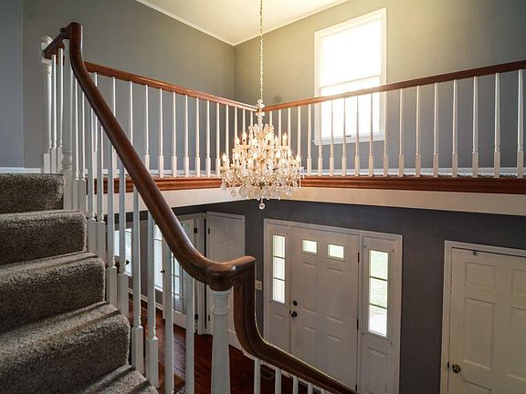 3rd image of 6447 Leopard Ln