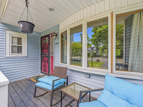3rd image of 229 Summer St