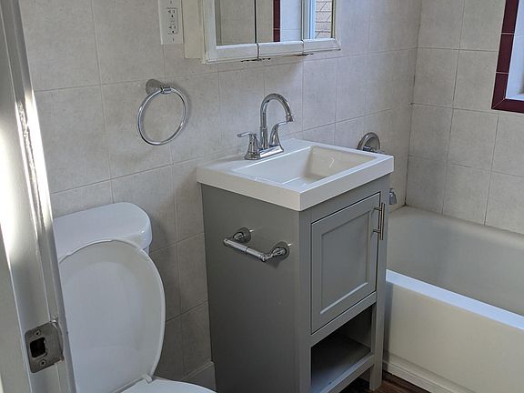 5th image of 5321 N Ashland Ave Floor 2