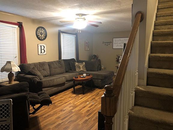 4th image of 201 Greentree Dr