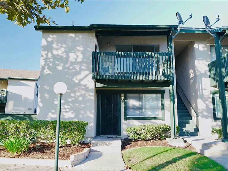 23232 Orange Ave #2 — Photo 4