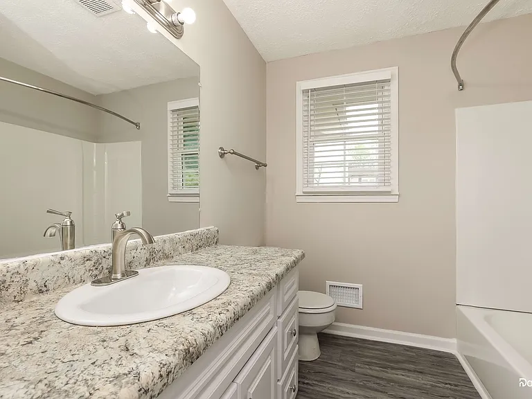 2618 Timberland Dr — Photo 10