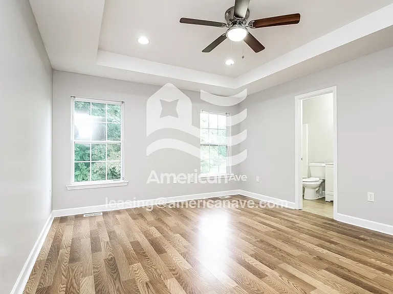 5663_008_main_bedroom_8.jpg
