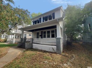 1182 25th St, Moline, IL 61265