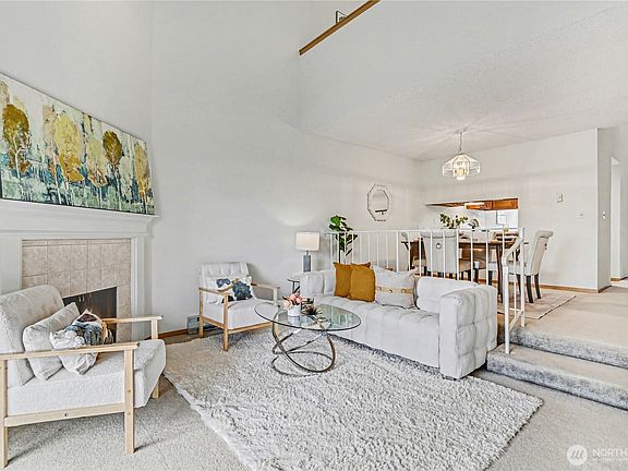 5th image of 23001 Lakeview Dr #302