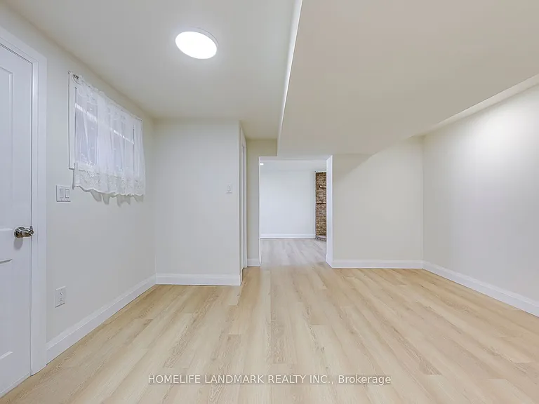 451 Sandmere Pl — Photo 32